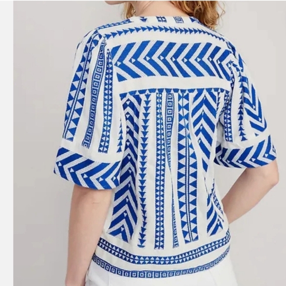 Navy  and White Geometric Blouse - Picture 7 of 7